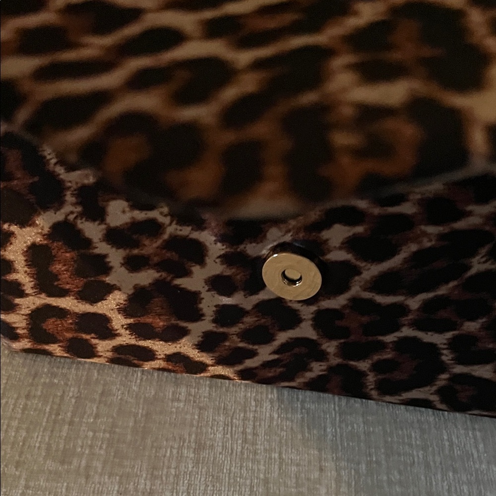 Leopard Print Clutch with Tortoiseshell Handles - Picture 5 of 11